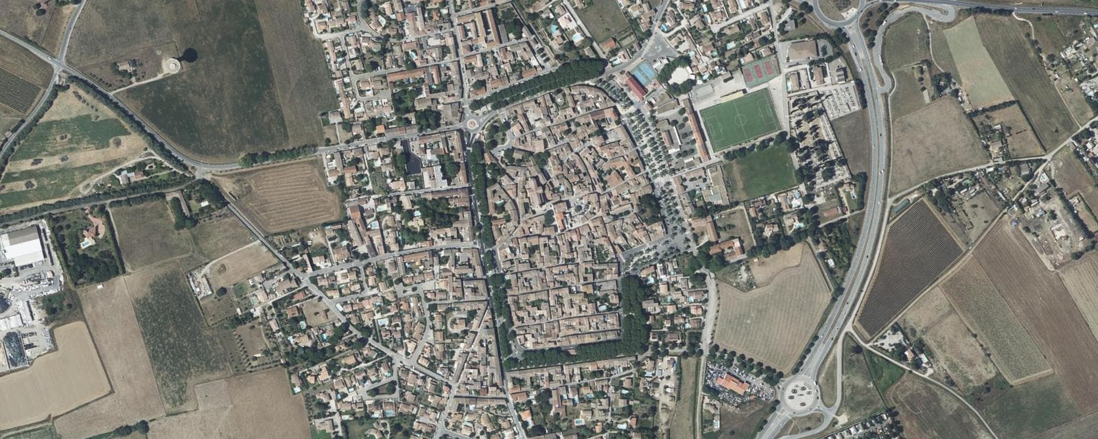 Vue aérienne de Aimargues (Gard)