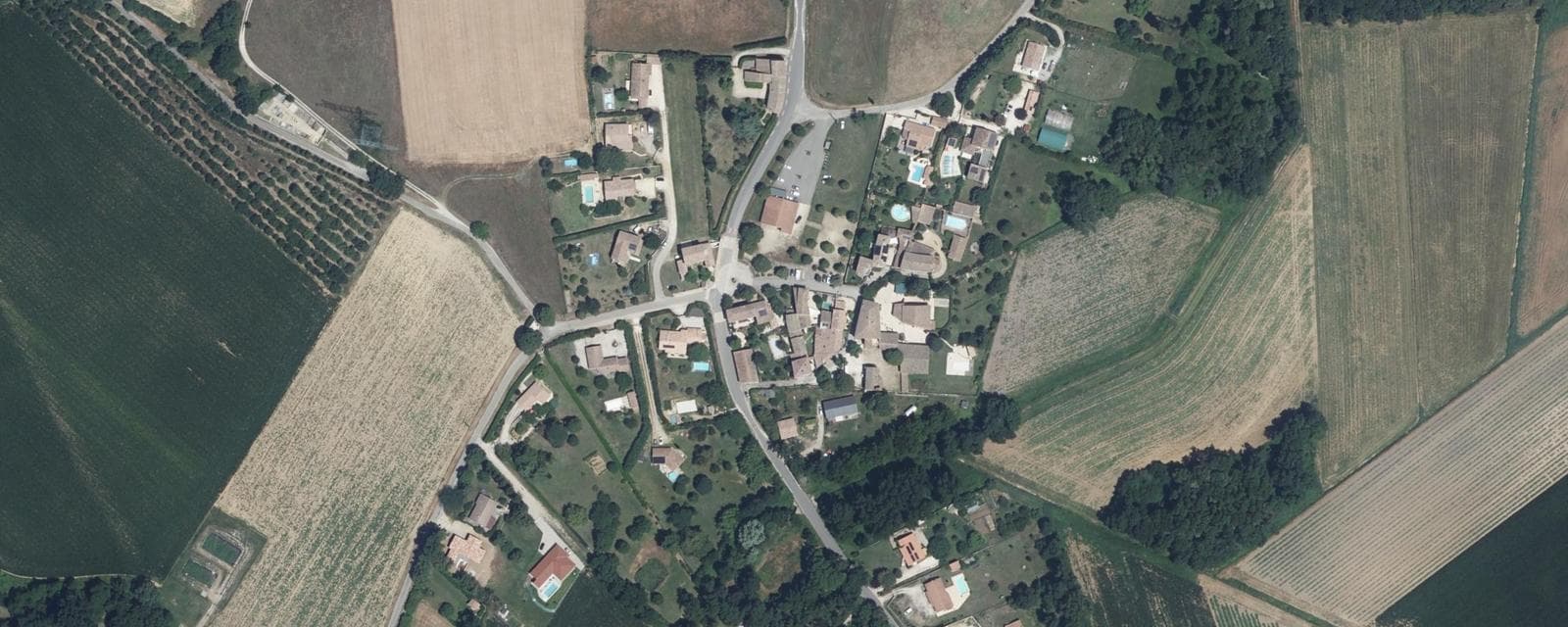 Vue aérienne de Ambonil (Drôme)