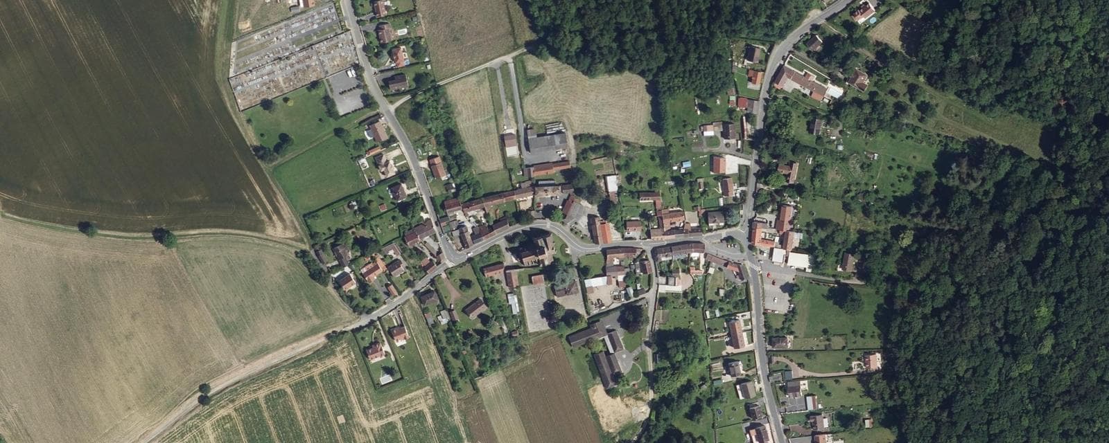 Vue aérienne de Angicourt (Oise)