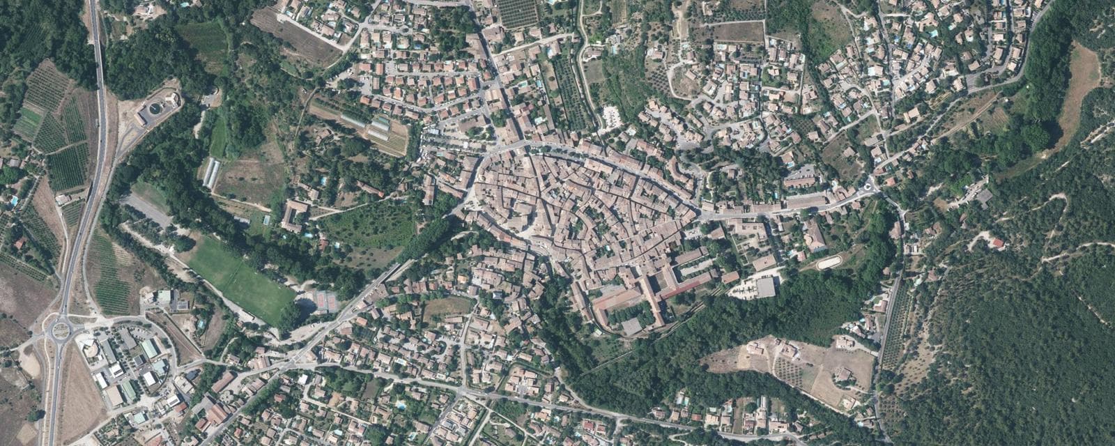 Vue aérienne de Aniane (Hérault)