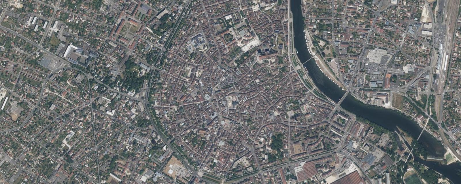 Vue aérienne de Auxerre (Yonne)