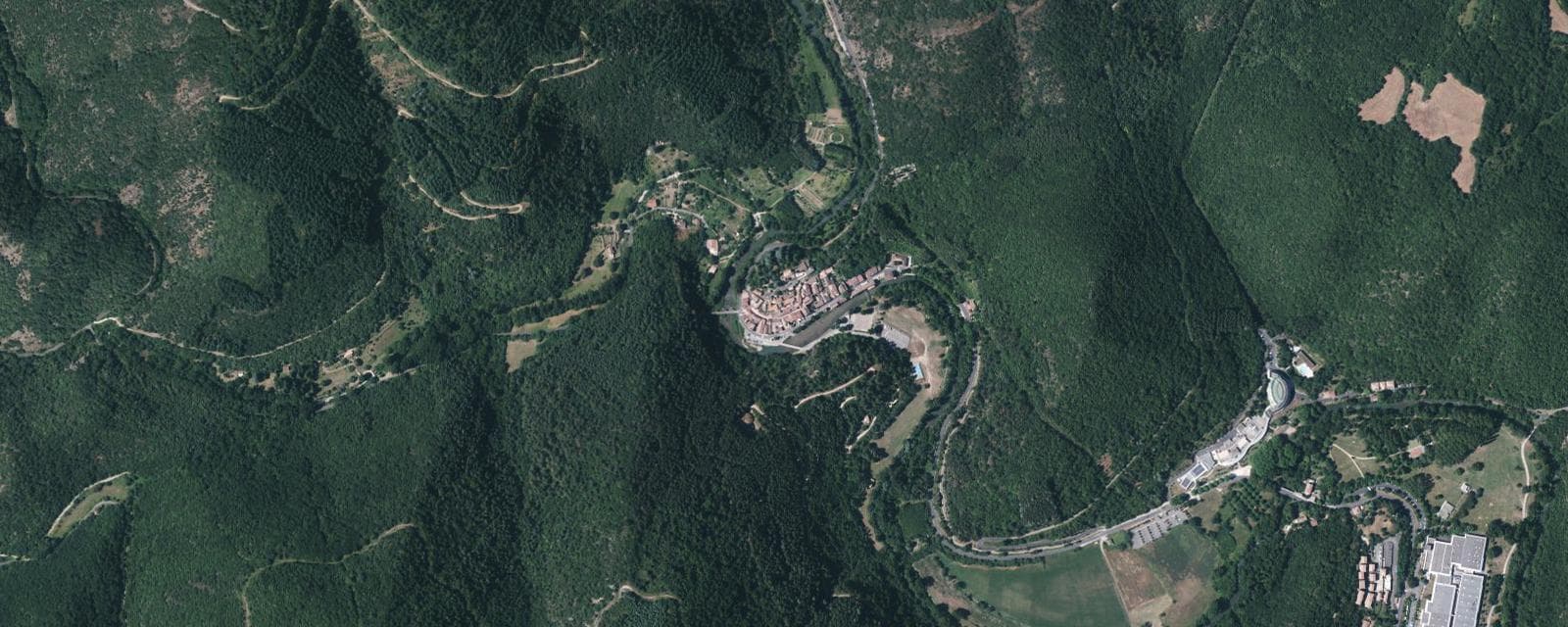Vue aérienne de Avène (Hérault)