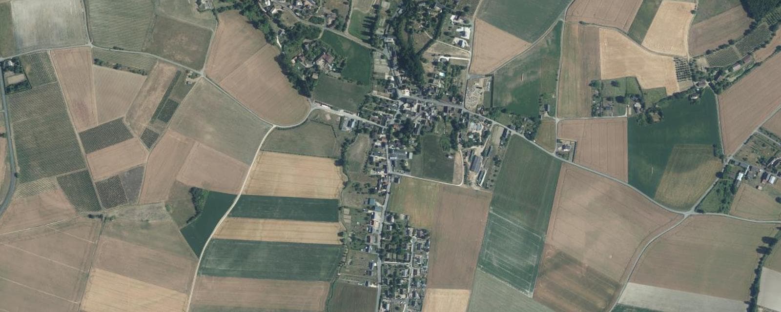 Vue aérienne de Avon-les-Roches (Indre-et-Loire)