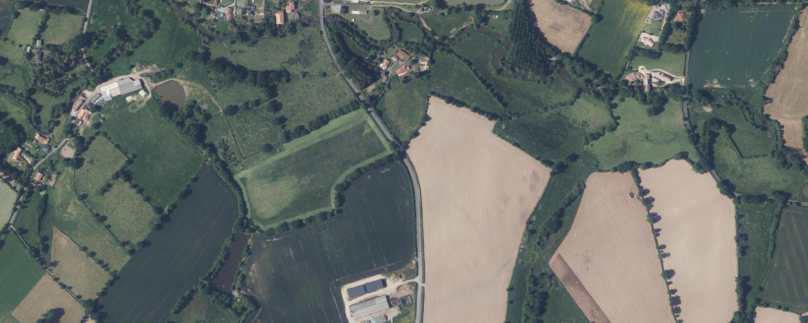 Vue aérienne de Azay-sur-Thouet (Deux-Sèvres)