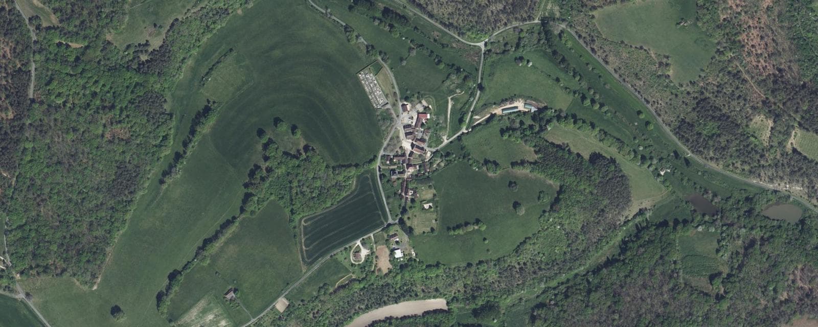 Vue aérienne de Bars (Dordogne)