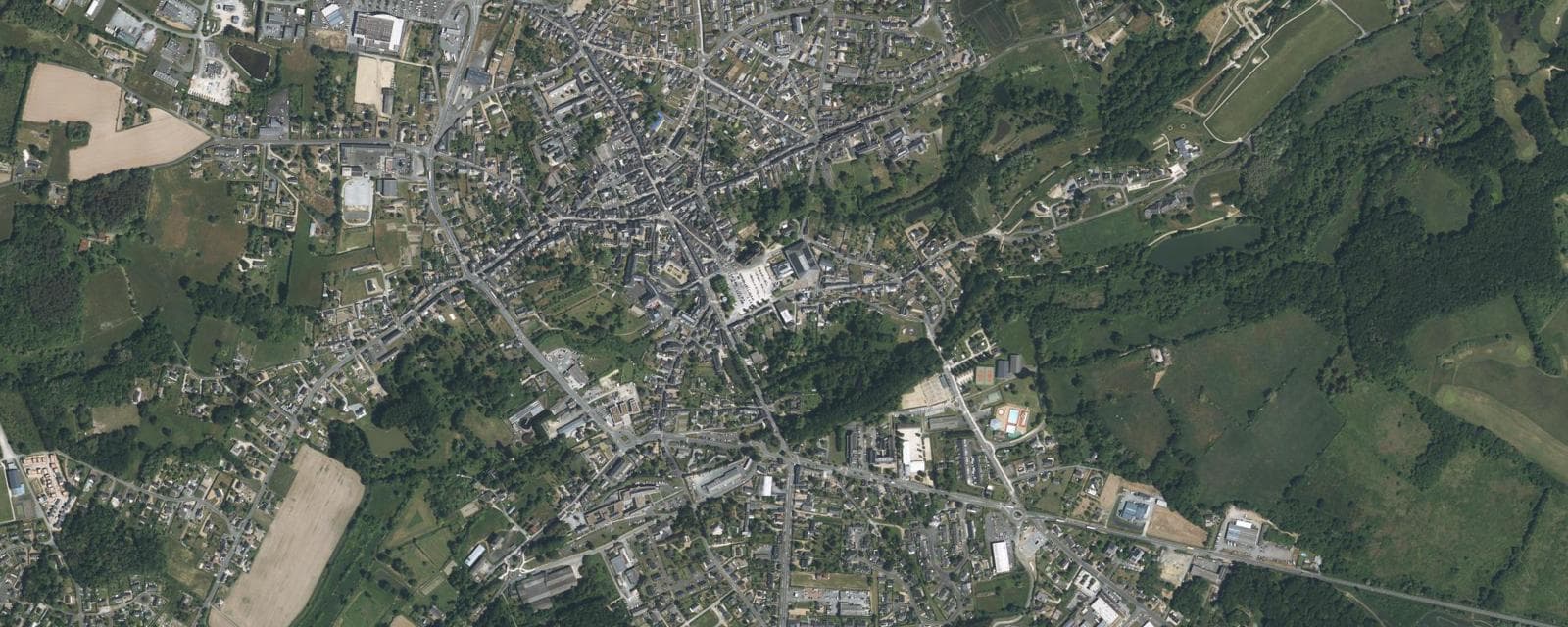 Vue aérienne de Baugé-en-Anjou (Maine-et-Loire)