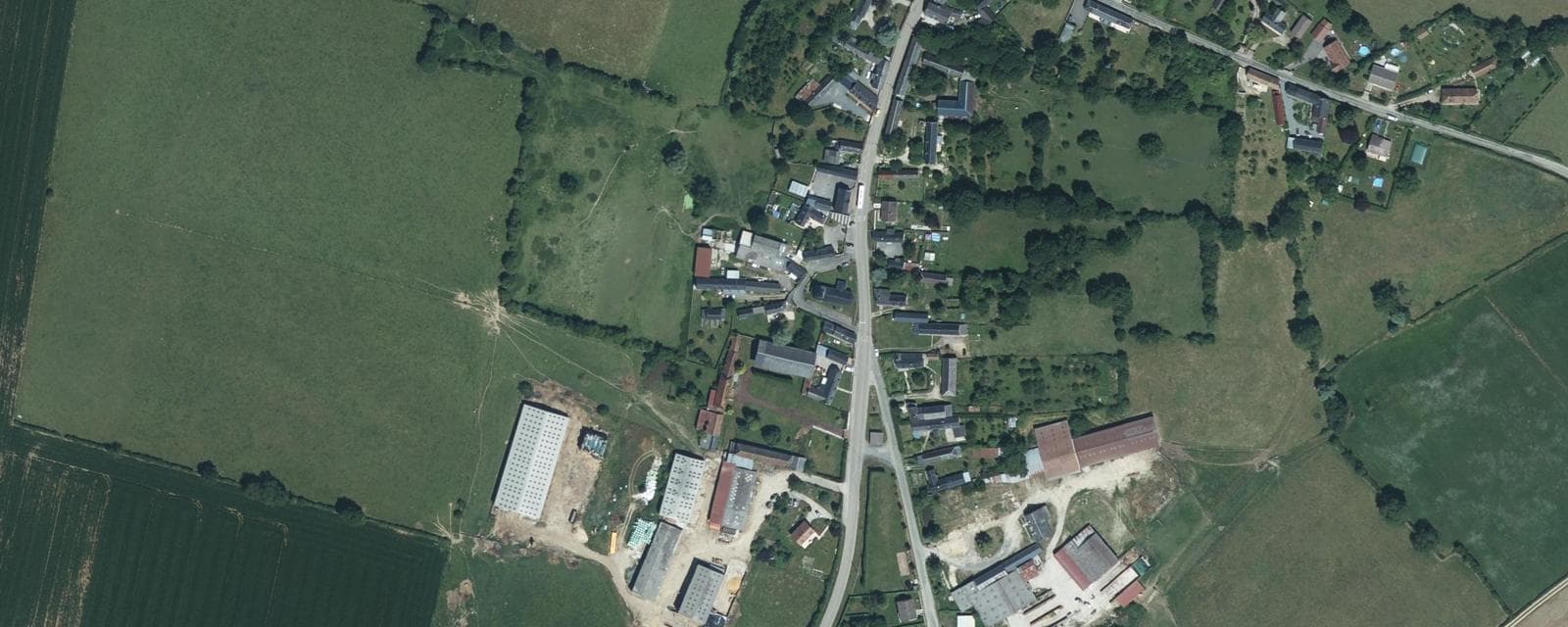 Vue aérienne de Bazancourt (Oise)