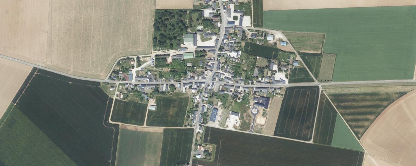 Vue aérienne de Bazoches-en-Dunois (Eure-et-Loir)