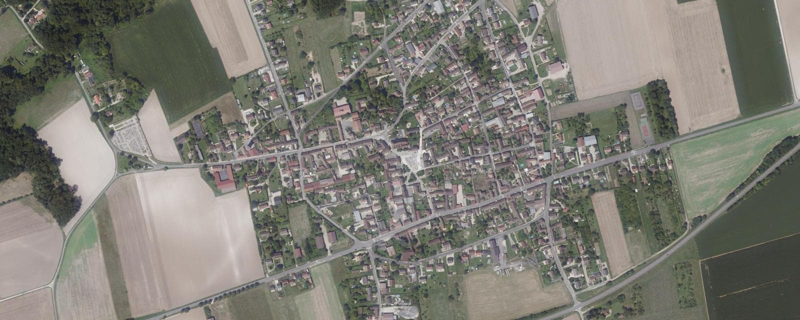 Vue aérienne de Bazoches-lès-Bray (Seine-et-Marne)