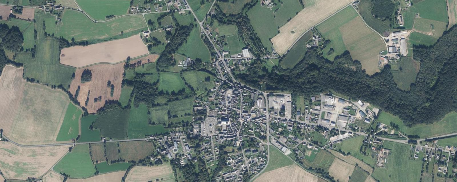 Vue aérienne de Bazouges-la-Pérouse (Ille-et-Vilaine)