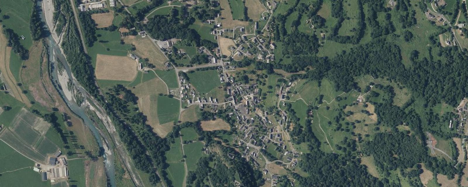 Vue aérienne de Beaucens (Hautes-Pyrénées)