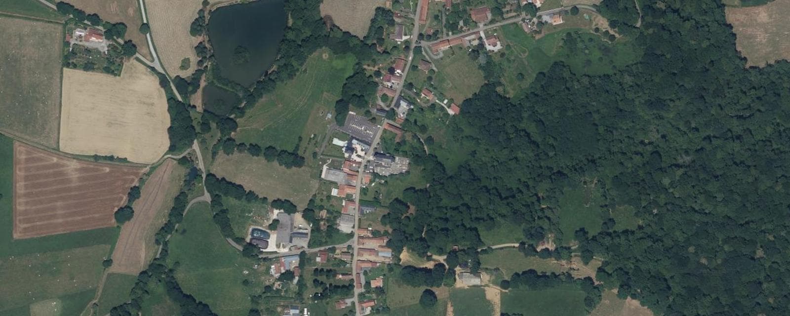 Vue aérienne de Bégole (Hautes-Pyrénées)
