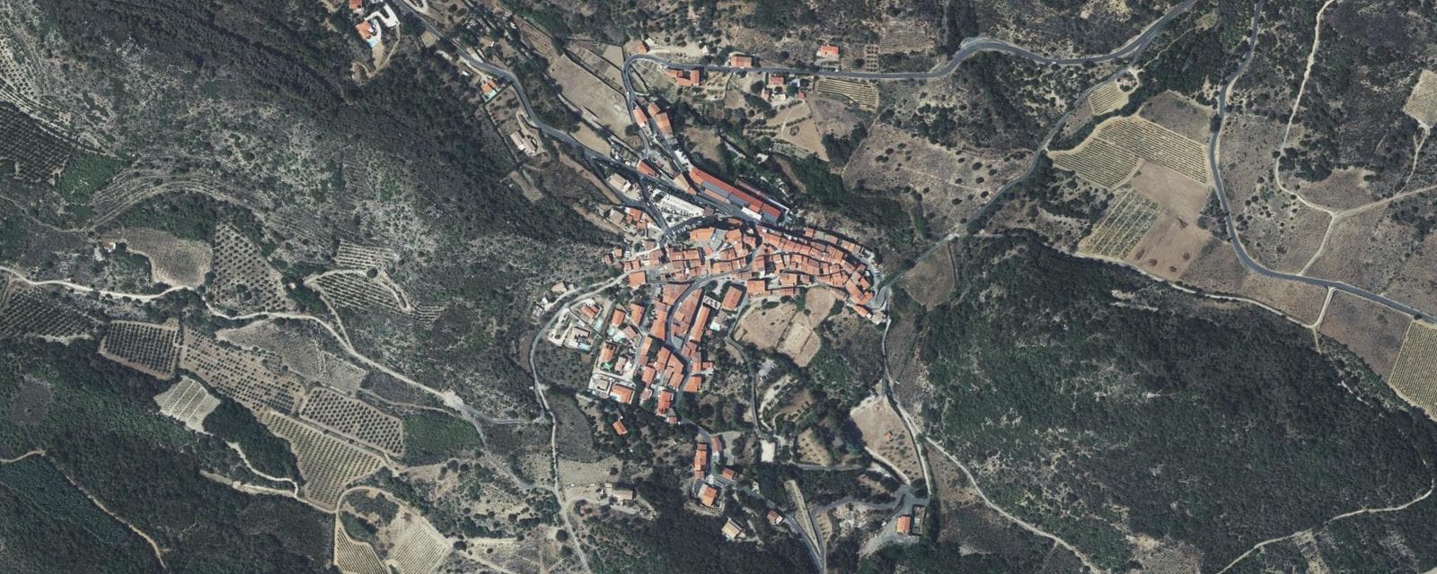 Vue aérienne de Bélesta (Pyrénées-Orientales)