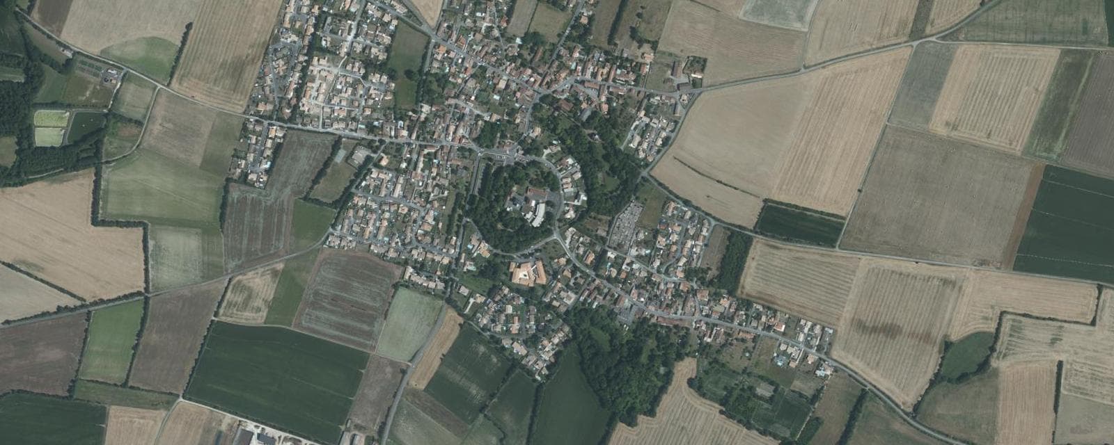 Vue aérienne de Benon (Charente-Maritime)
