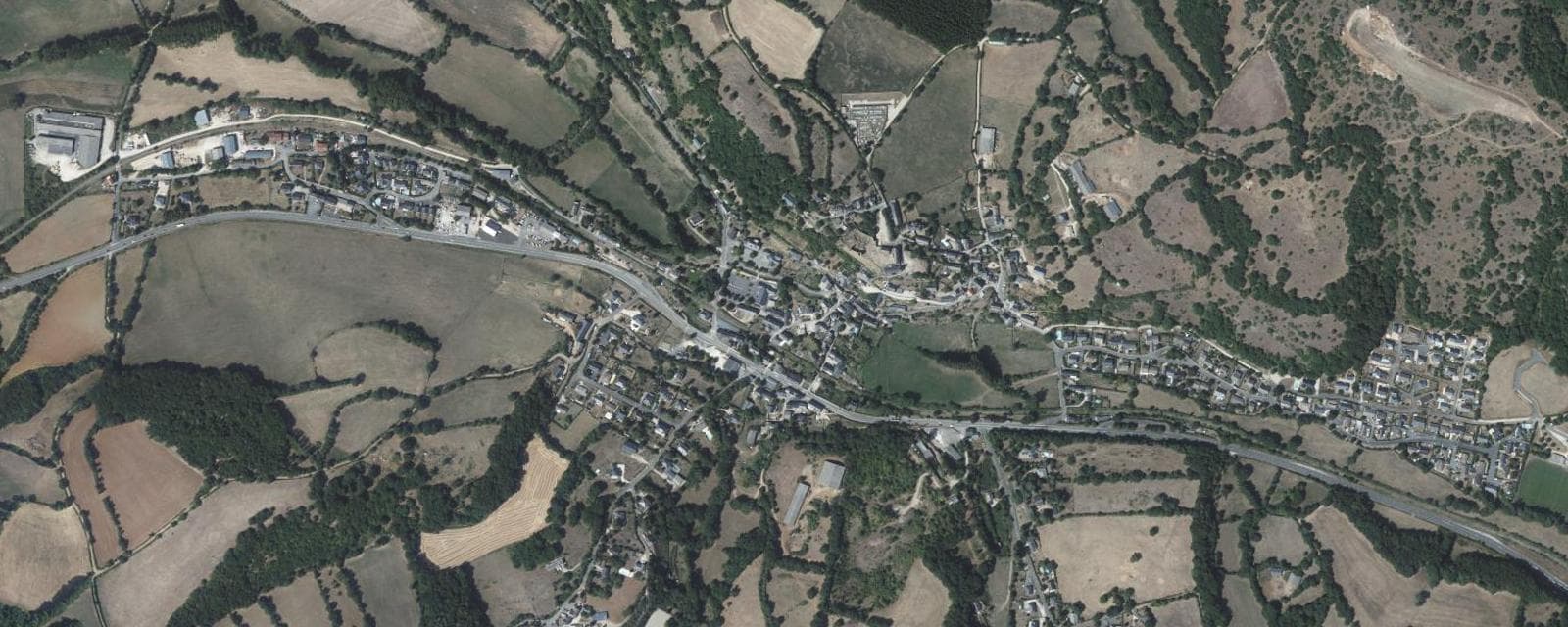 Vue aérienne de Bertholène (Aveyron)