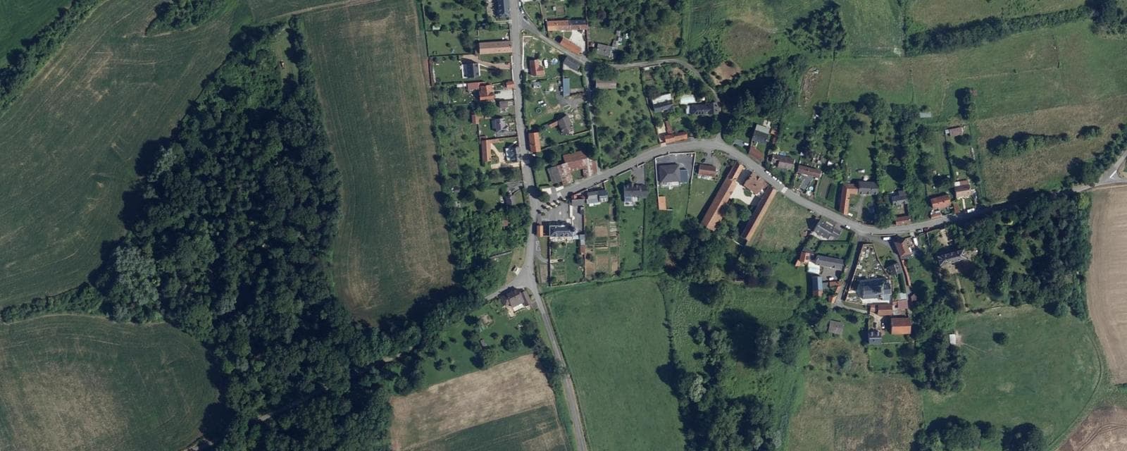 Vue aérienne de Bièvres (Aisne)