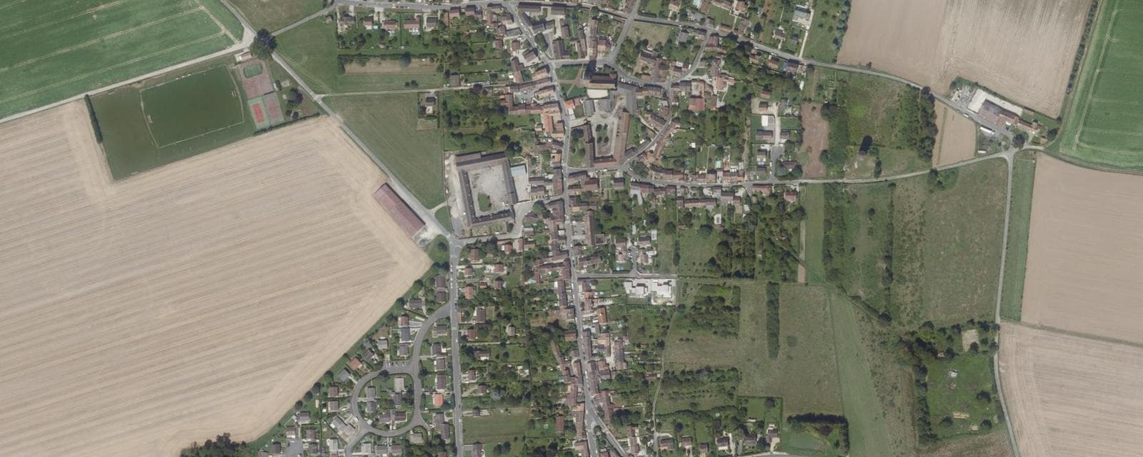 Vue aérienne de Bombon (Seine-et-Marne)