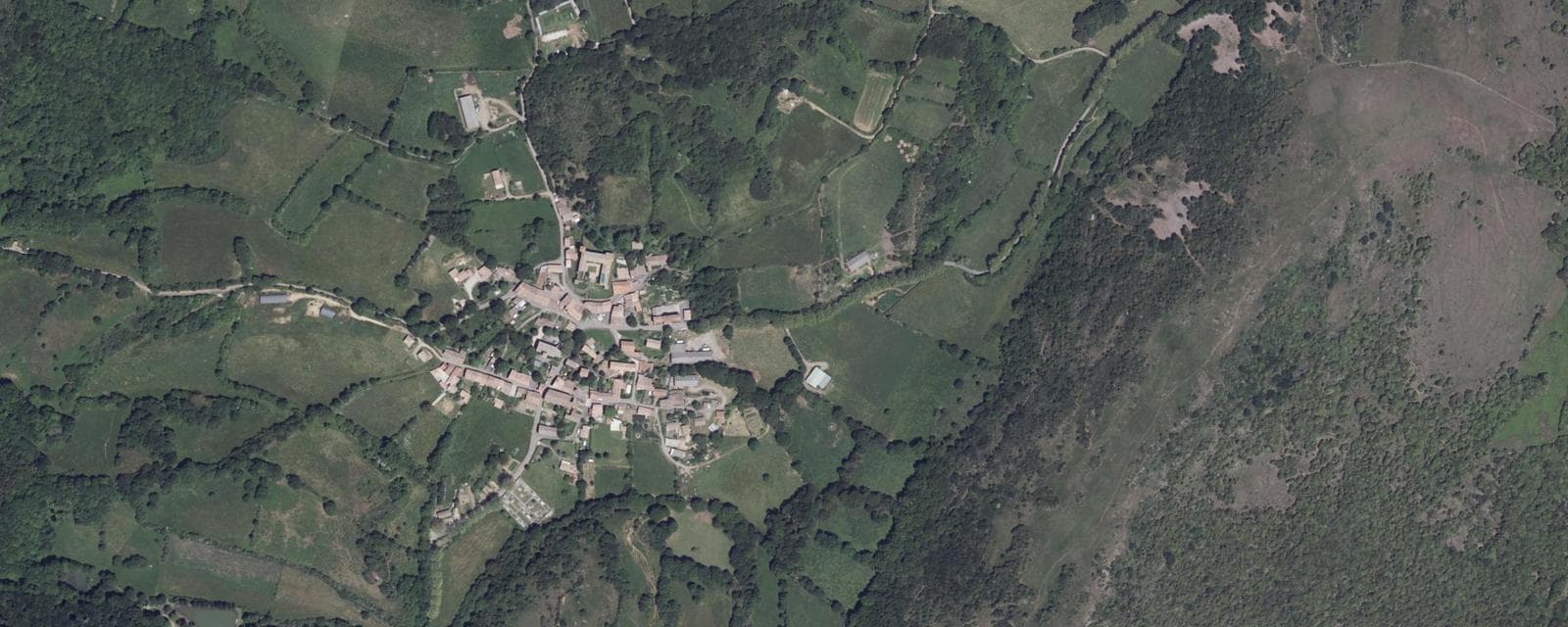 Vue aérienne de Bouisse (Aude)
