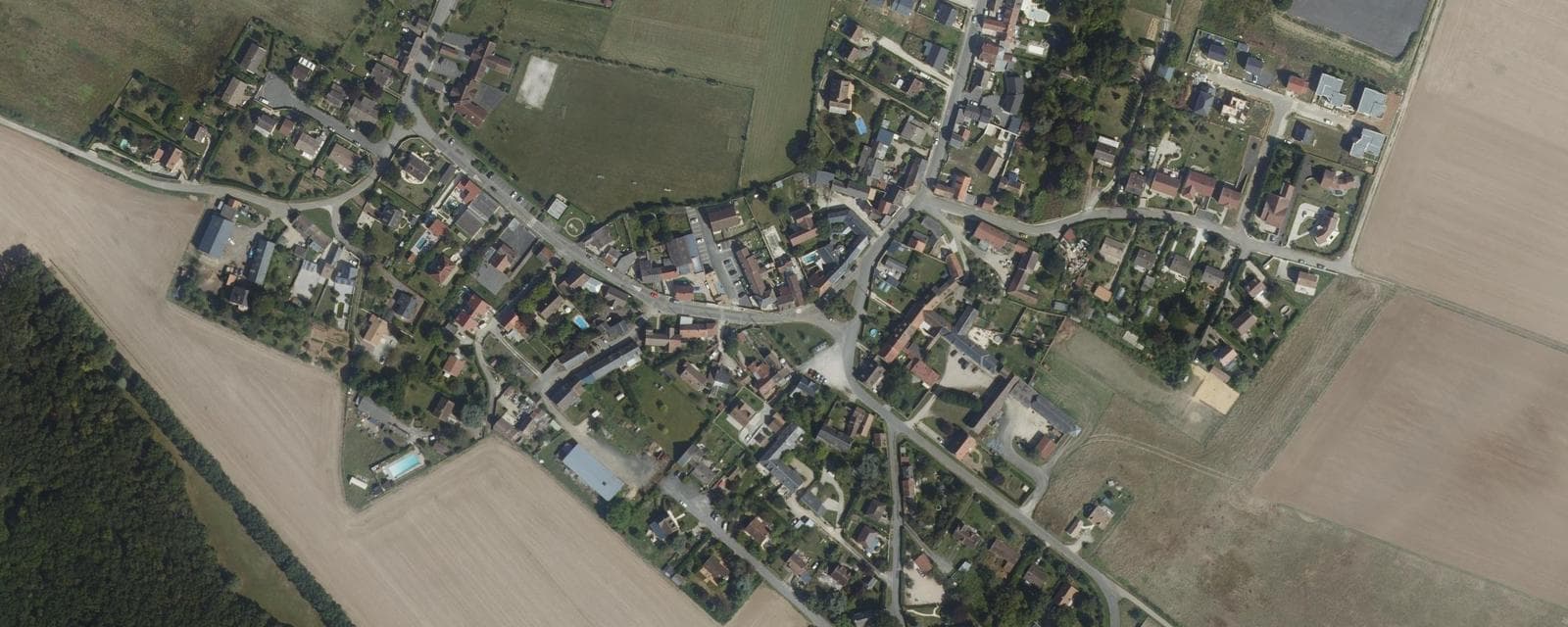 Vue aérienne de Boutervilliers (Essonne)