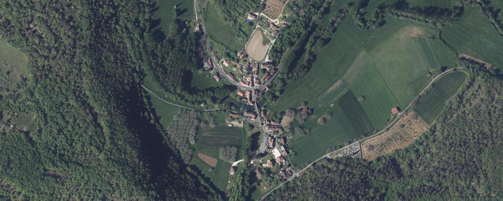 Vue aérienne de Bouzic (Dordogne)