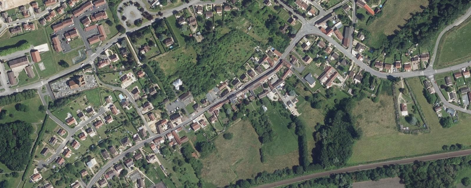 Vue aérienne de Brenouille (Oise)