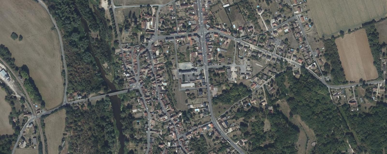 Vue aérienne de Bruère-Allichamps (Cher)