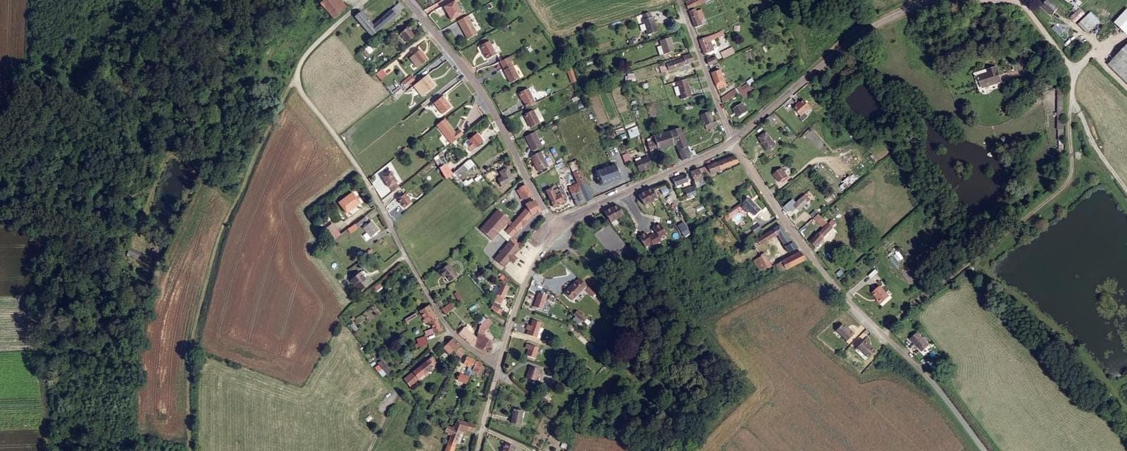 Vue aérienne de Caisnes (Oise)