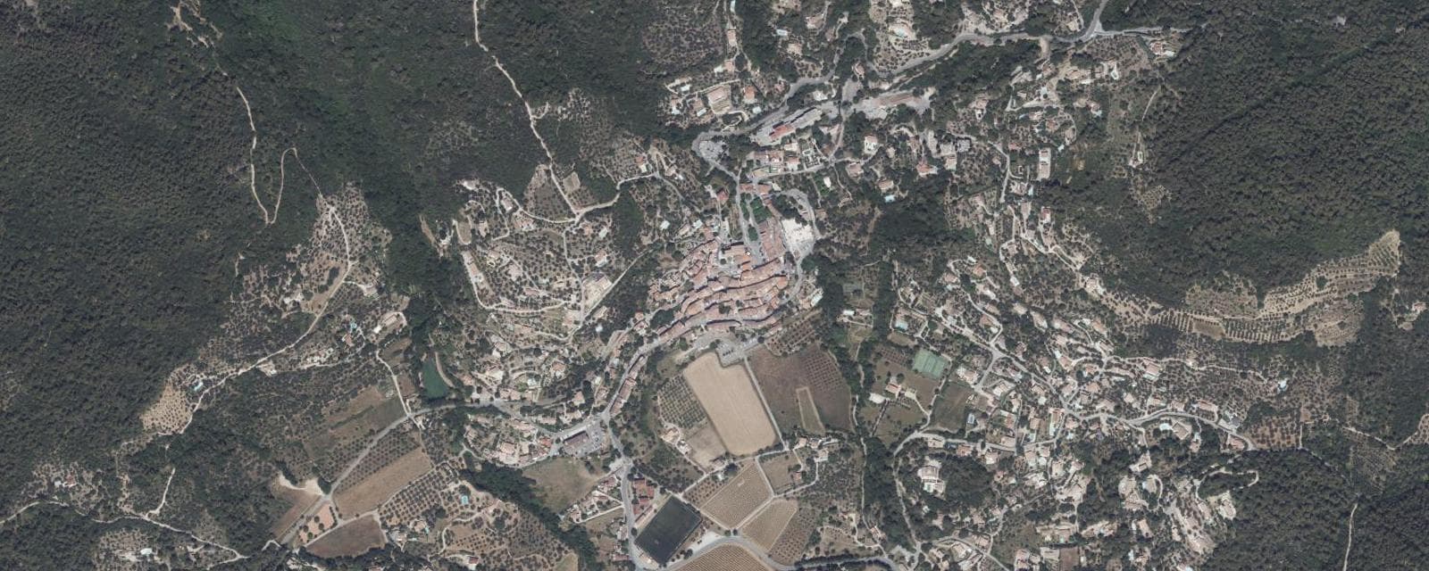 Vue aérienne de Callas (Var)