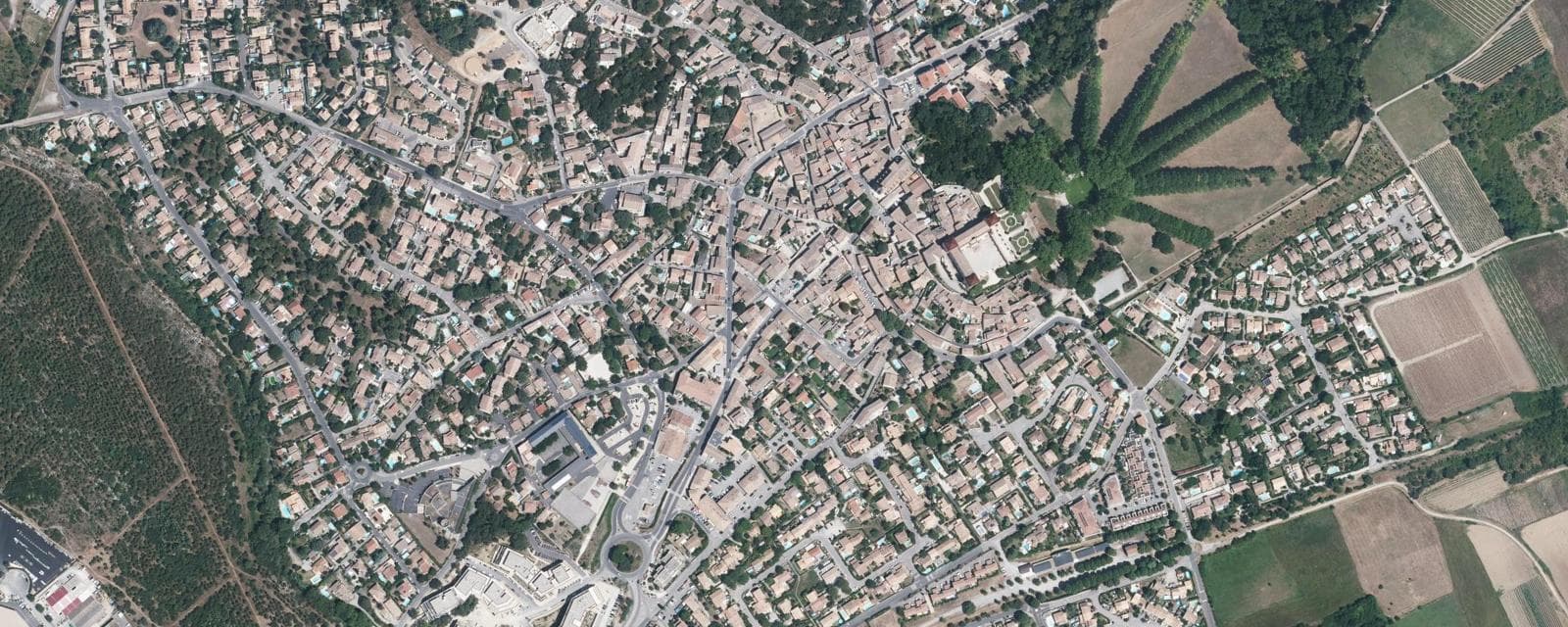 Vue aérienne de Castries (Hérault)