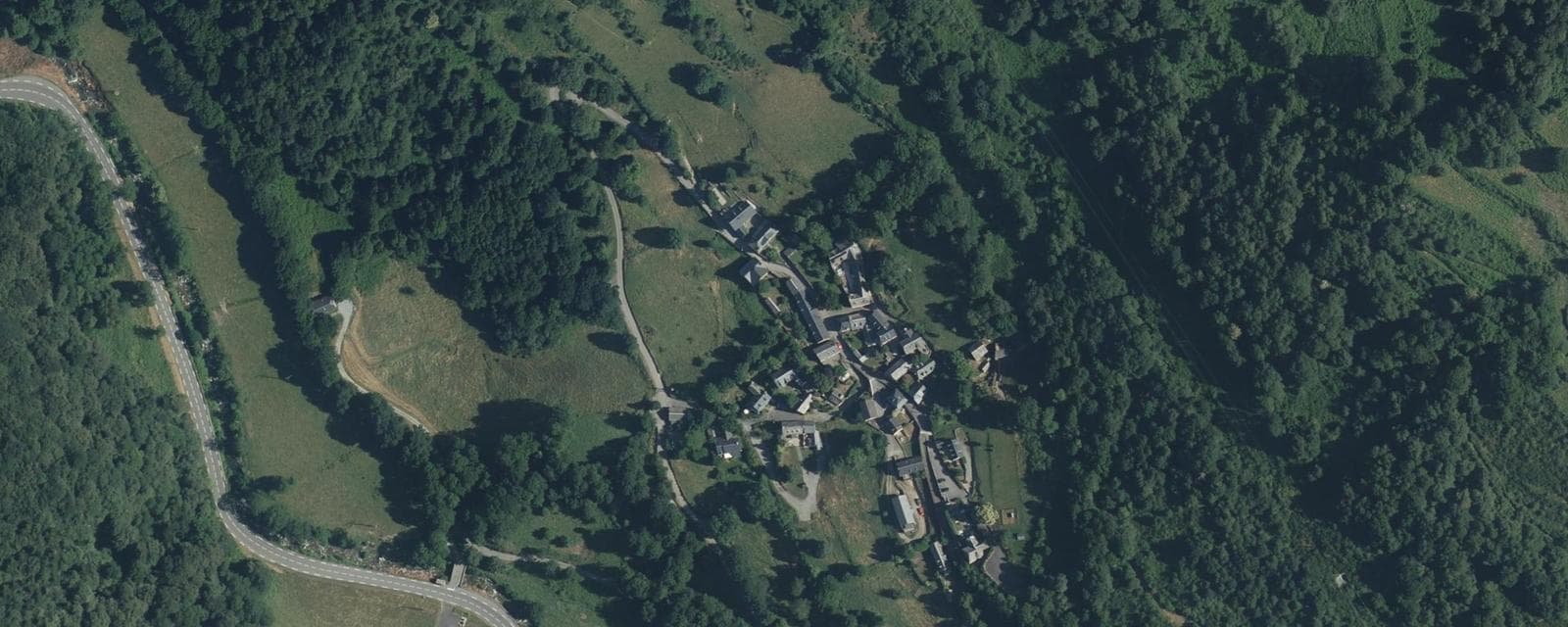 Vue aérienne de Cazaux-Debat (Hautes-Pyrénées)