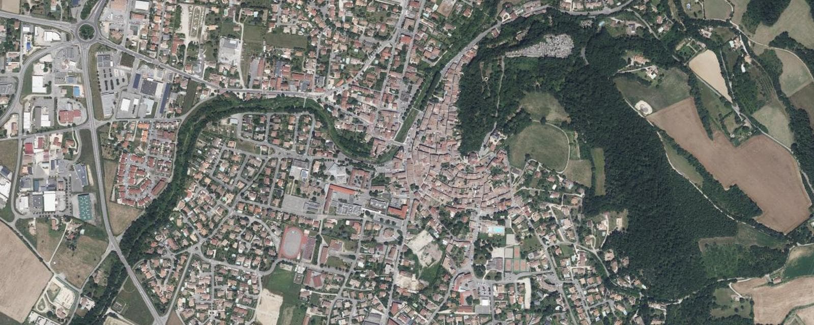 Vue aérienne de Chabeuil (Drôme)