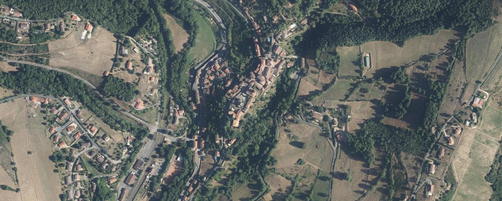 Vue aérienne de Chamelet (Rhône)