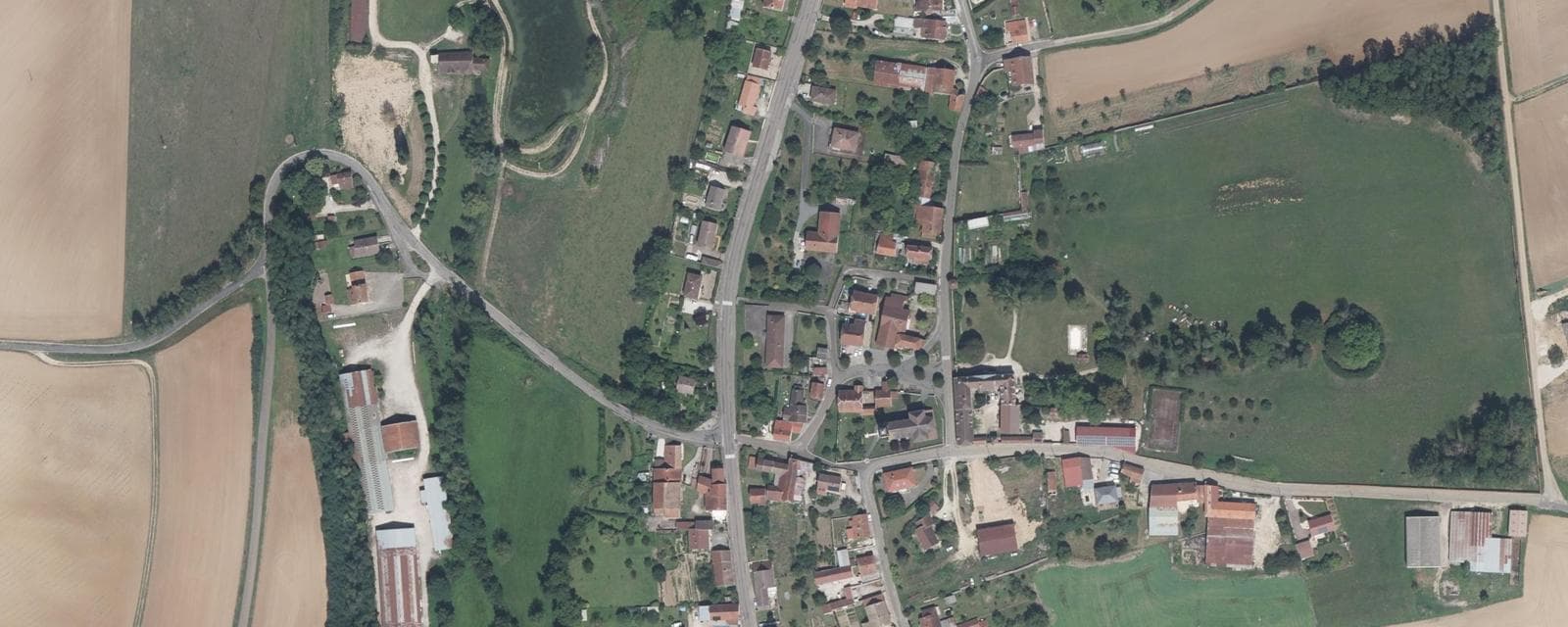 Vue aérienne de Champvans (Haute-Saône)