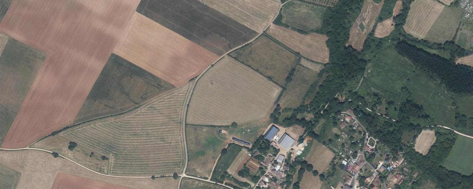 Vue aérienne de Château-Larcher (Vienne)