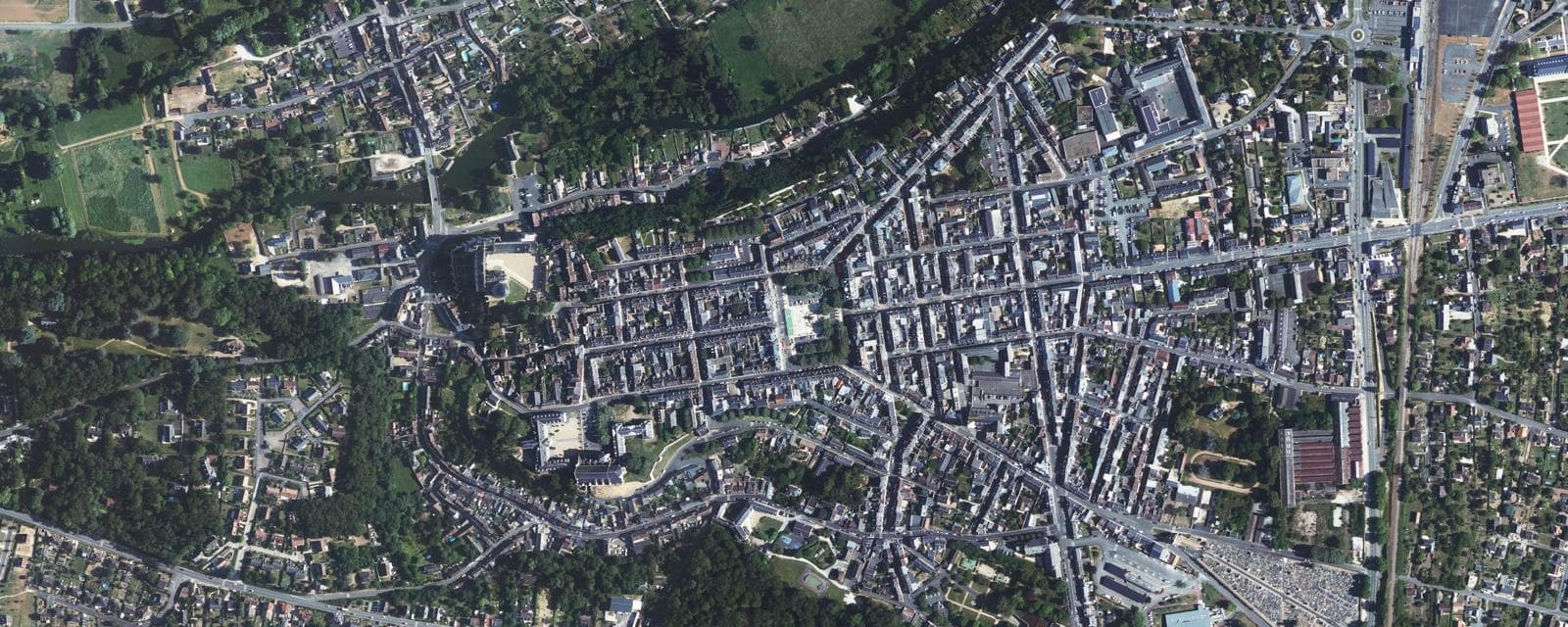 Vue aérienne de Châteaudun (Eure-et-Loir)