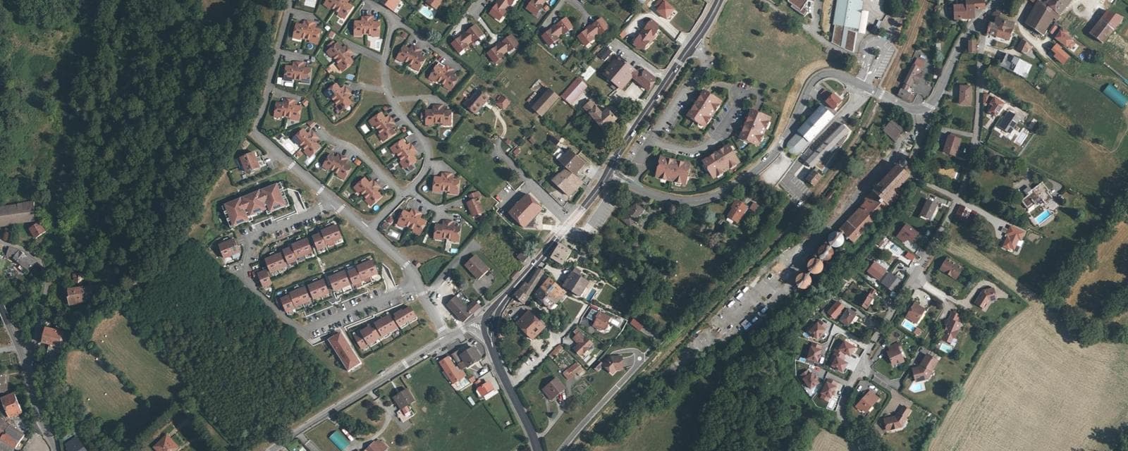 Vue aérienne de Chevry (Ain)