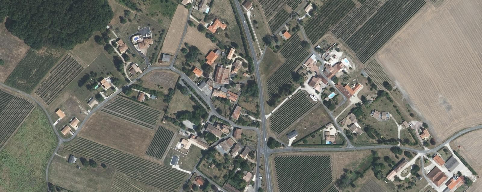Vue aérienne de Clam (Charente-Maritime)