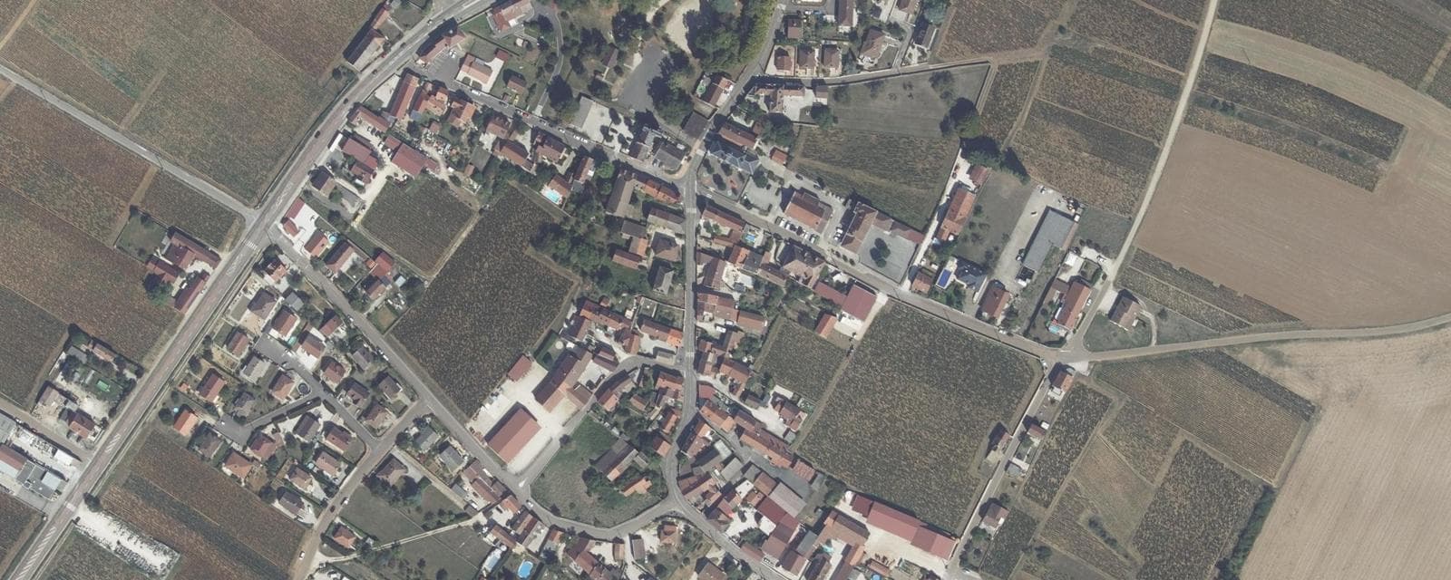 Vue aérienne de Comblanchien (Côte-d'Or)