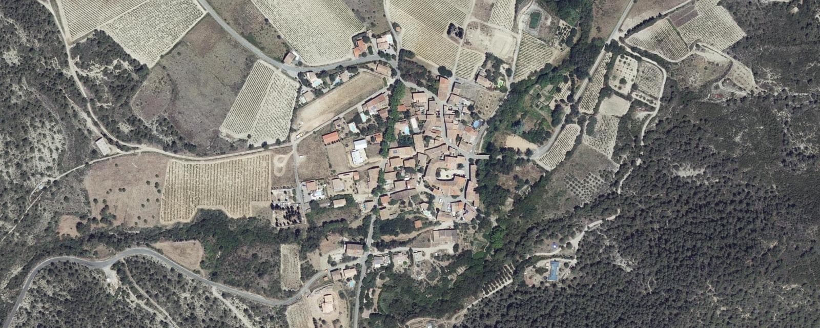 Vue aérienne de Coustouge (Aude)