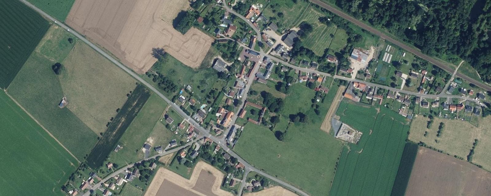 Vue aérienne de Crouy-Saint-Pierre (Somme)