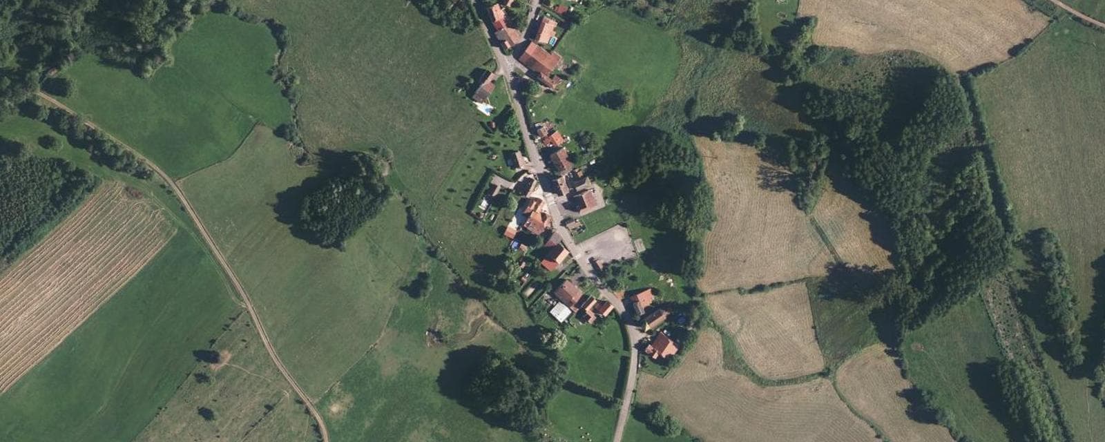 Vue aérienne de Cuve (Haute-Saône)