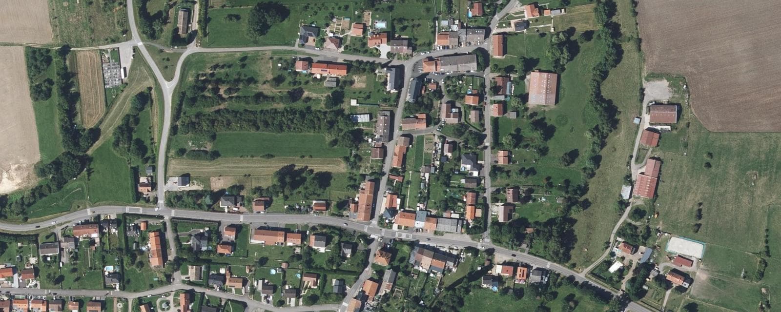 Vue aérienne de Dalstein (Moselle)