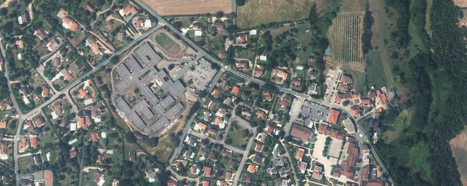 Vue aérienne de Dommartin (Rhône)