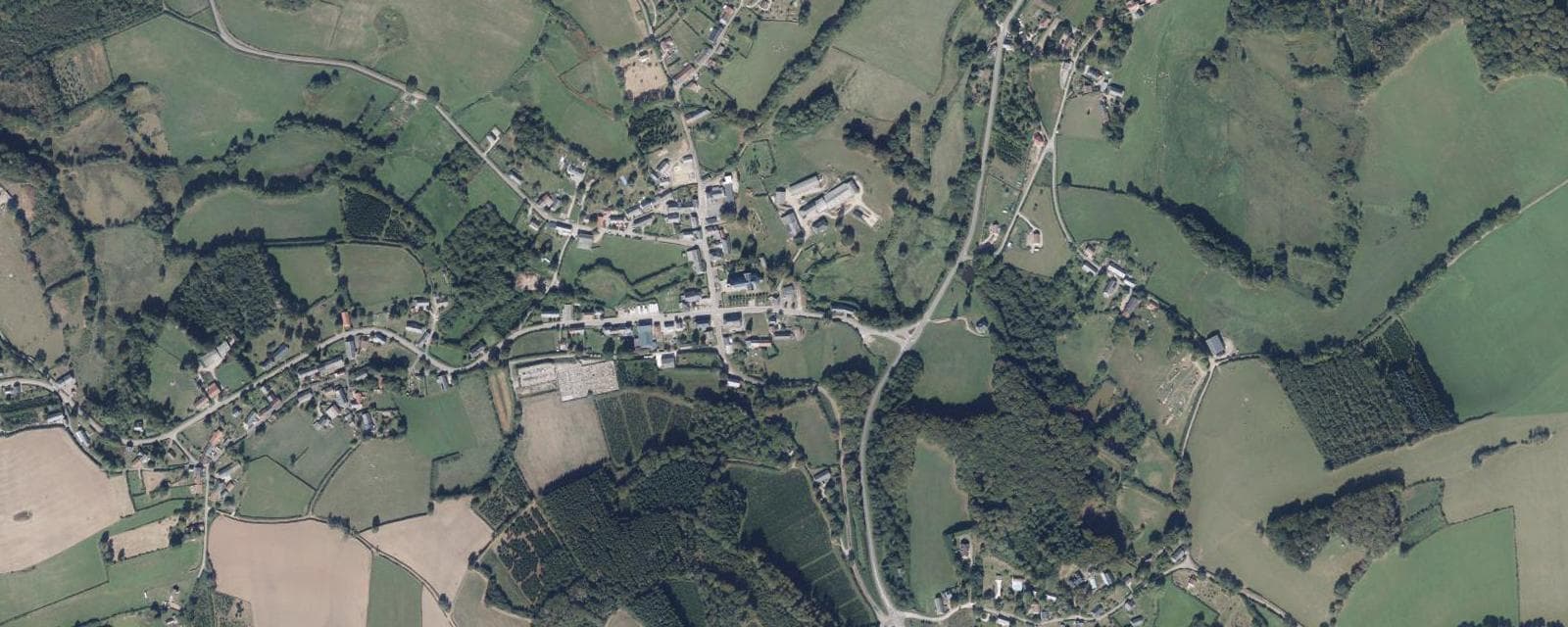 Vue aérienne de Dun-les-Places (Nièvre)