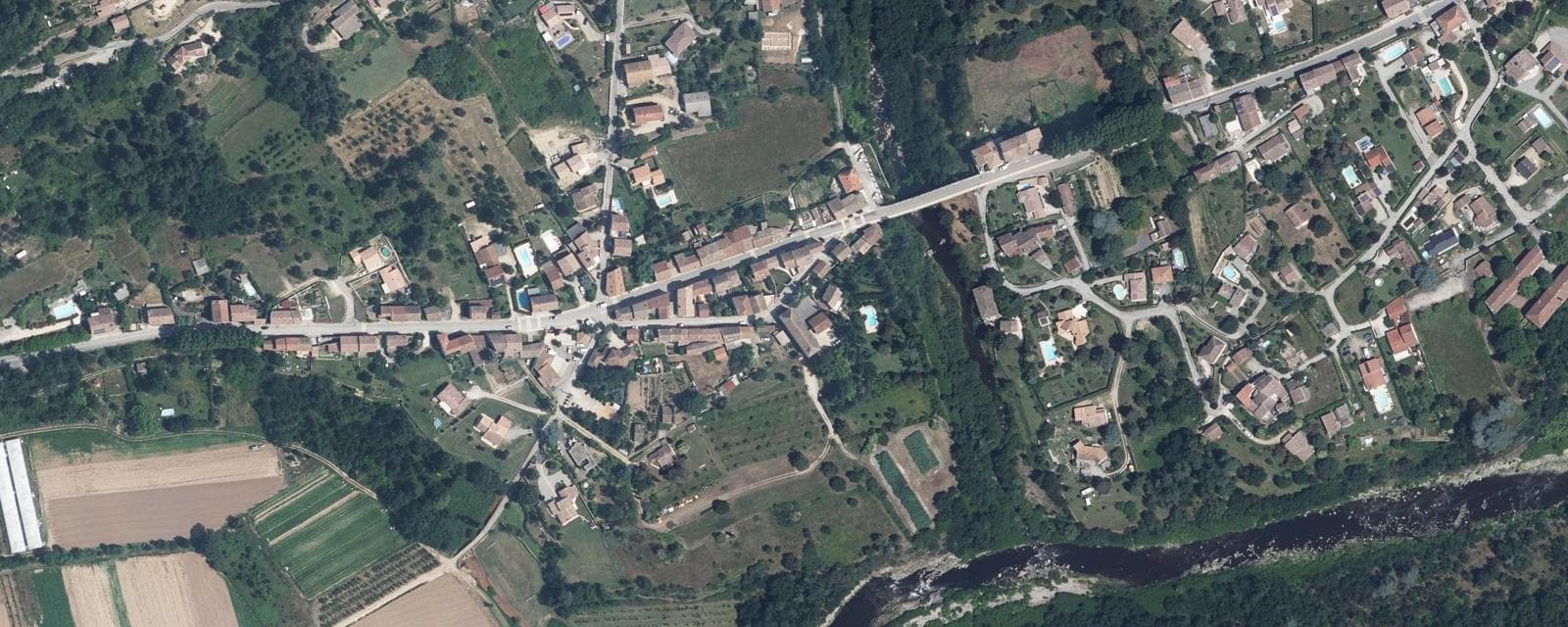 Vue aérienne de Dunière-sur-Eyrieux (Ardèche)