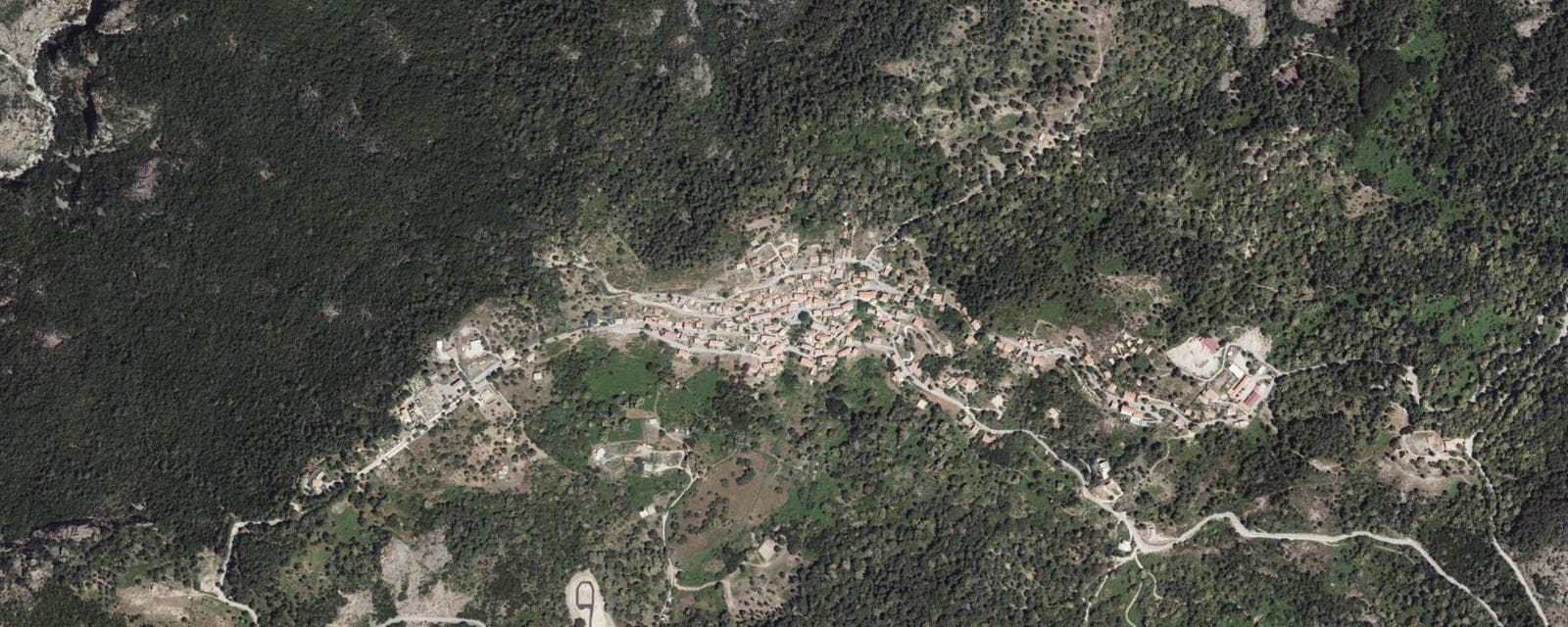Vue aérienne de Évisa (Corse-du-Sud)
