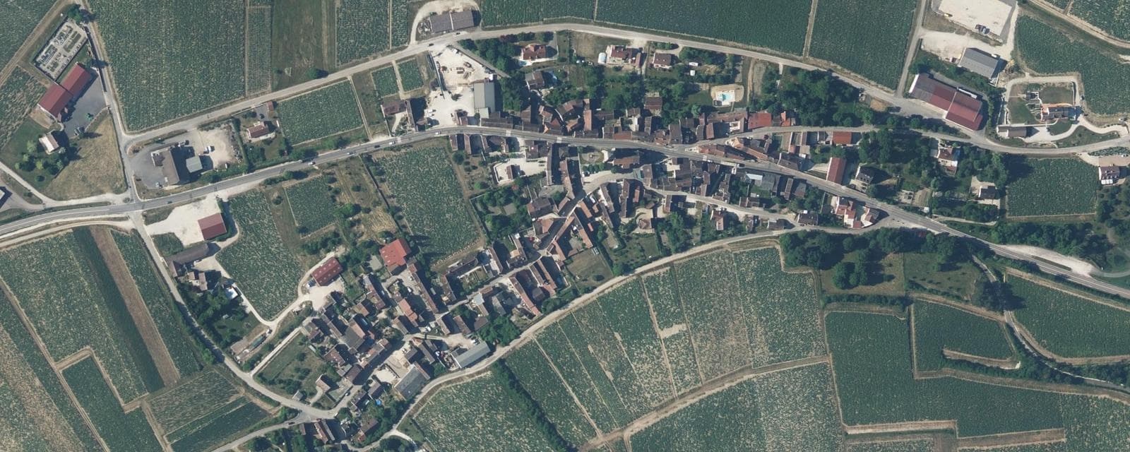 Vue aérienne de Fleys (Yonne)