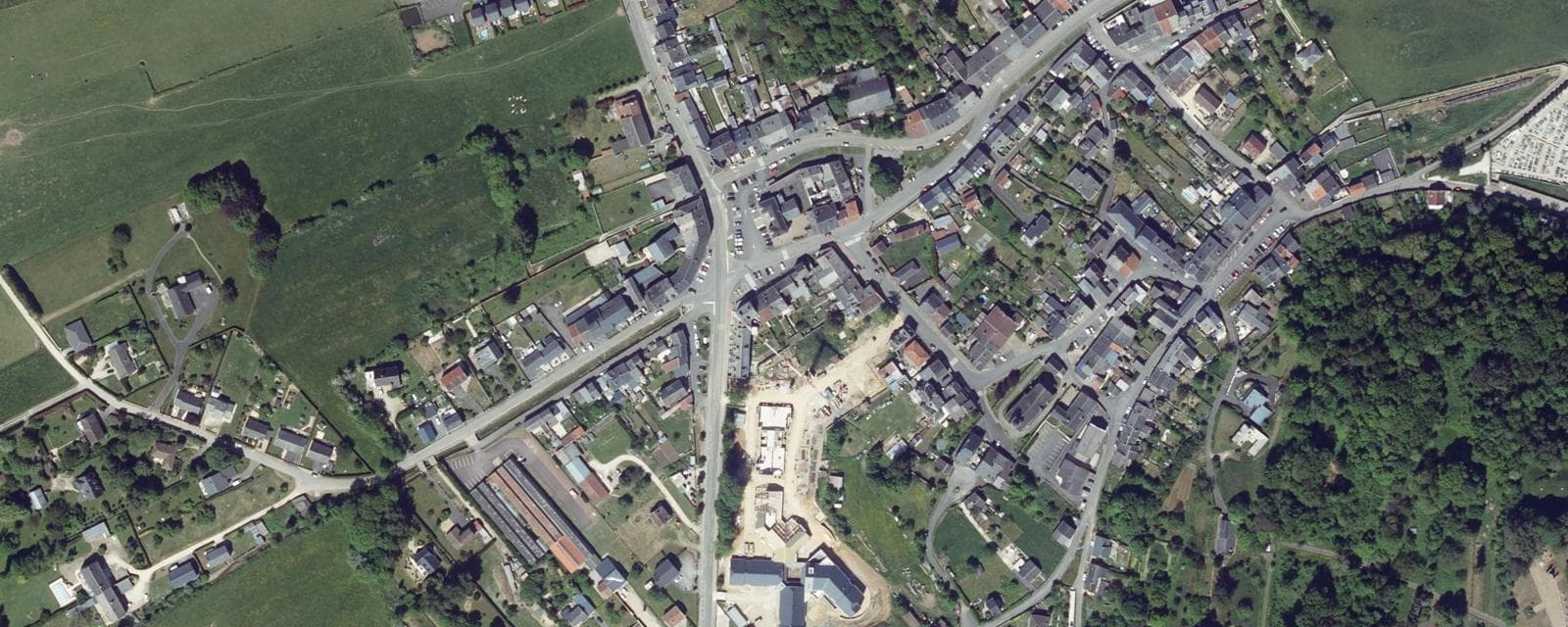 Vue aérienne de Floing (Ardennes)