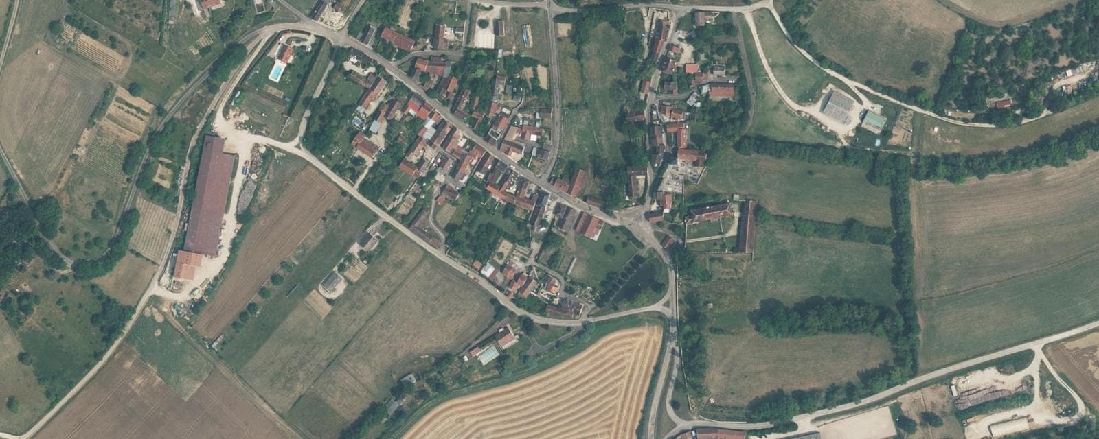 Vue aérienne de Fresnes (Yonne)
