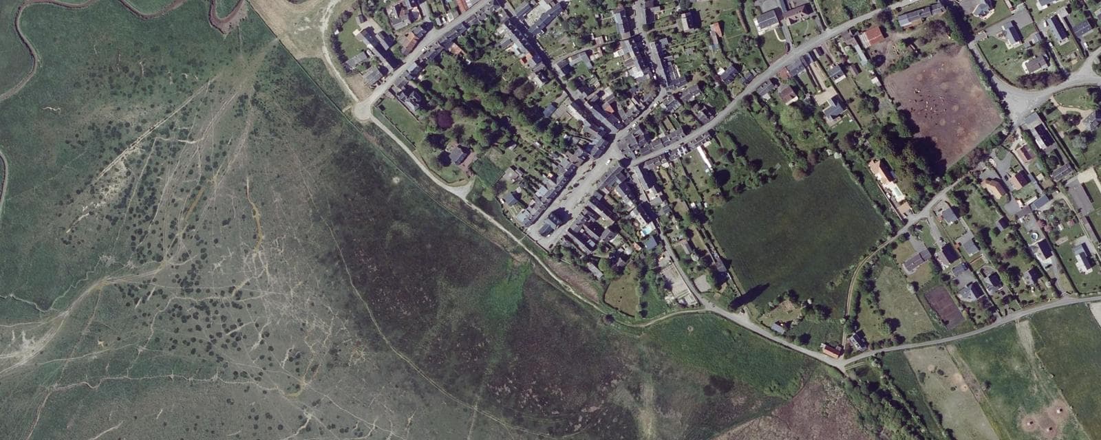Vue aérienne de Genêts (Manche)